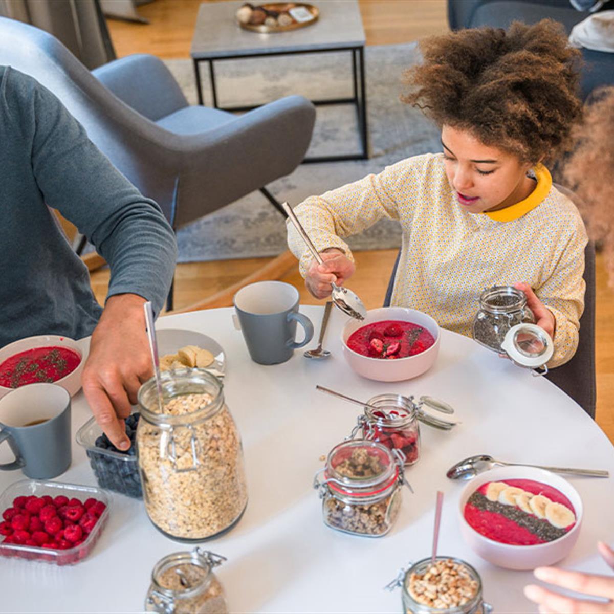 Cómo montar una mesa de desayuno sencilla?