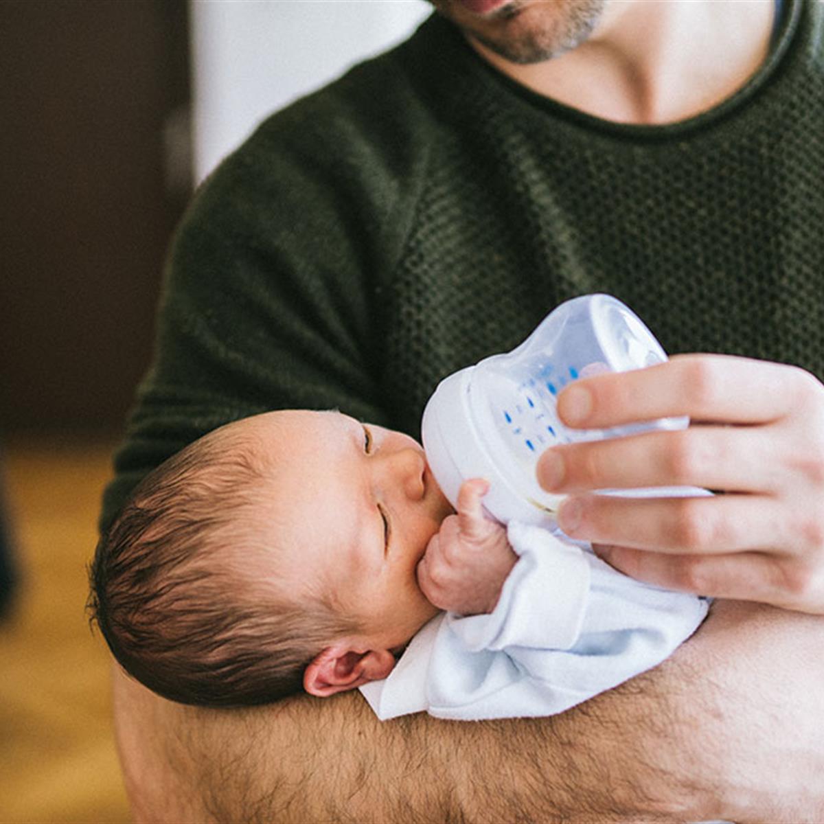 https://www.healthychildren.org/SiteCollectionImagesArticleImages/father-feeding-baby.jpg?RenditionID=6