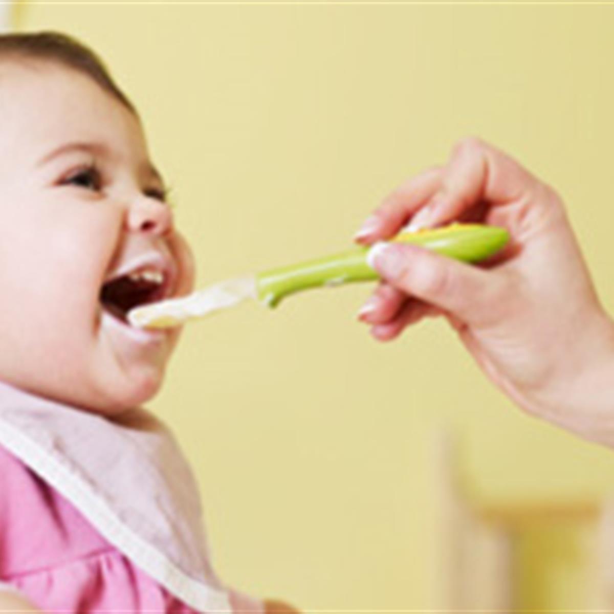 Bebés: Etapas de la alimentación – Transición de líquidos a sólidos - The  Warren Center