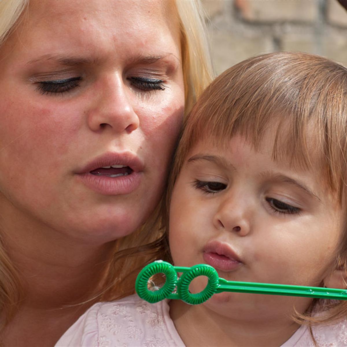 Ayudar a los padres adolescentes y a sus hijos a construir un futuro  saludable - HealthyChildren.org